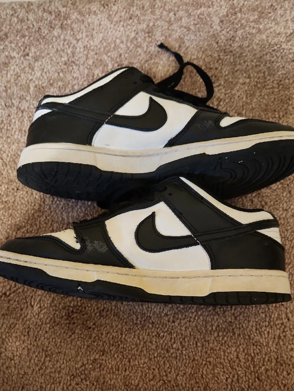 Nike Youth Black and White Low-Top Sneakers, 6.5Y